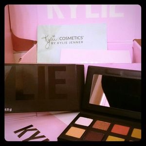 AUTHENTIC Kylie Eyeshadow Palette